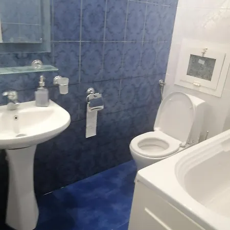 Apartment Victoria- две спални делукс до морската градина и центъра Burgas