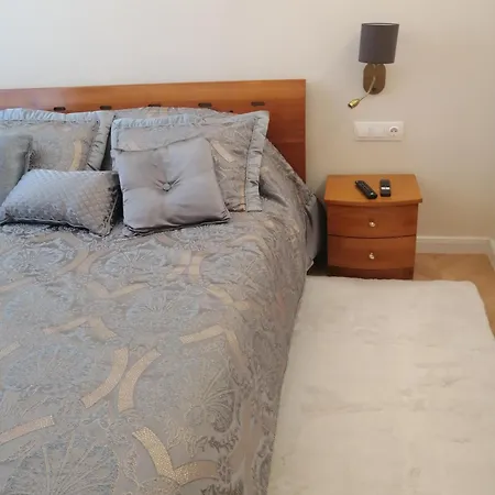 Victoria- две спални делукс до морската градина и центъра Lägenhet Burgas