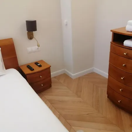 Victoria- две спални делукс до морската градина и центъра Lägenhet *