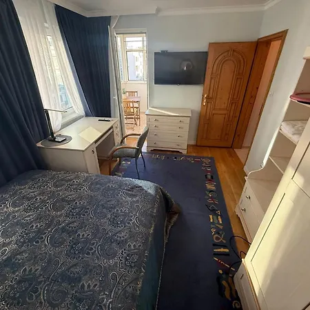 Victoria- две спални делукс до морската градина и центъра