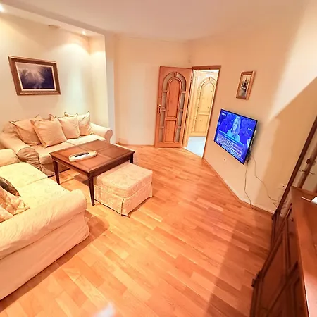 Lägenhet Victoria- две спални делукс до морската градина и центъра *