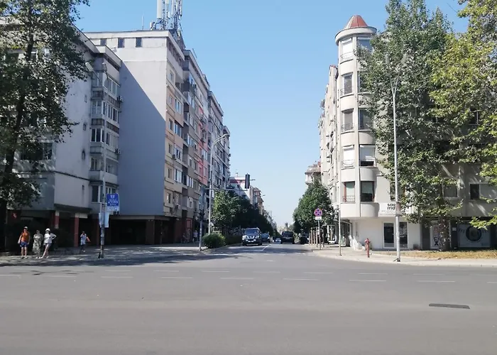 Victoria- две спални делукс до морската градина и центъра * Burgas City