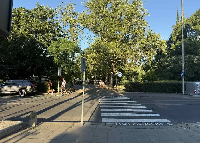 Апартаменты Victoria- две спални делукс до морската градина и центъра Бургас