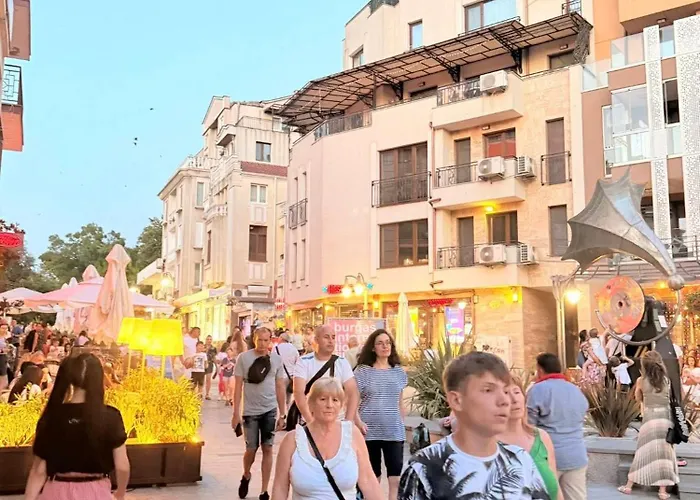 Apartmán Victoria- две спални делукс до морската градина и центъра