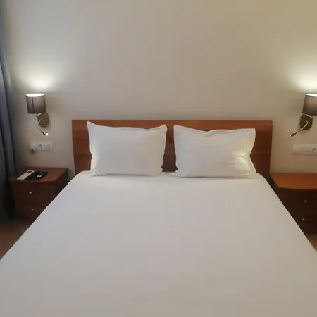 Victoria- две спални делукс до морската градина и центъра