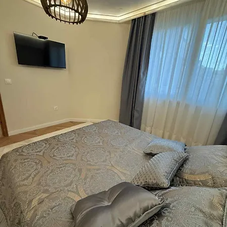 Victoria- две спални делукс до морската градина и центъра Burgas