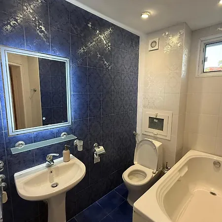 Apartment Victoria- две спални делукс до морската градина и центъра Burgas