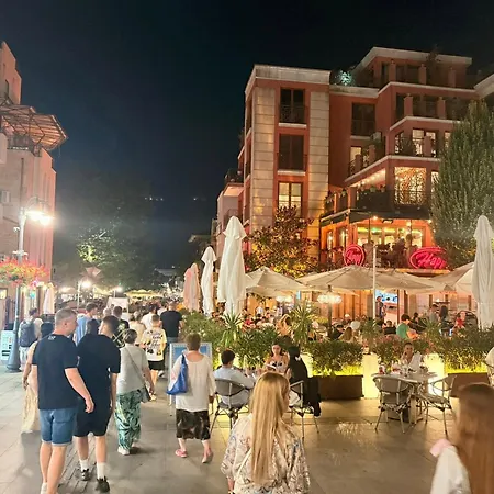 Victoria- две спални делукс до морската градина и центъра Apartment