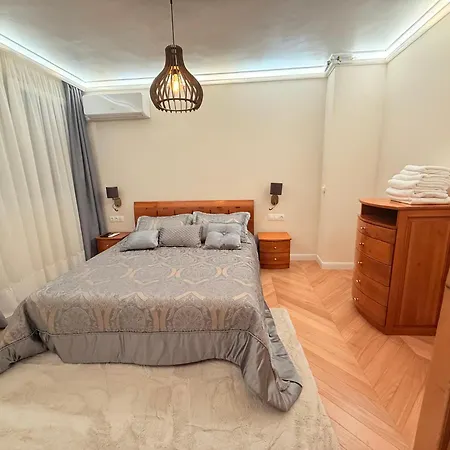 Victoria- две спални делукс до морската градина и центъра Apartment *