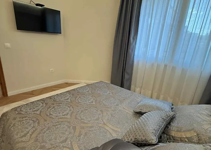 Victoria- две спални делукс до морската градина и центъра Burgas City