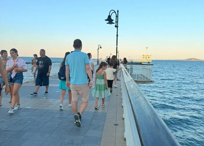 Victoria- две спални делукс до морската градина и центъра * Burgas City