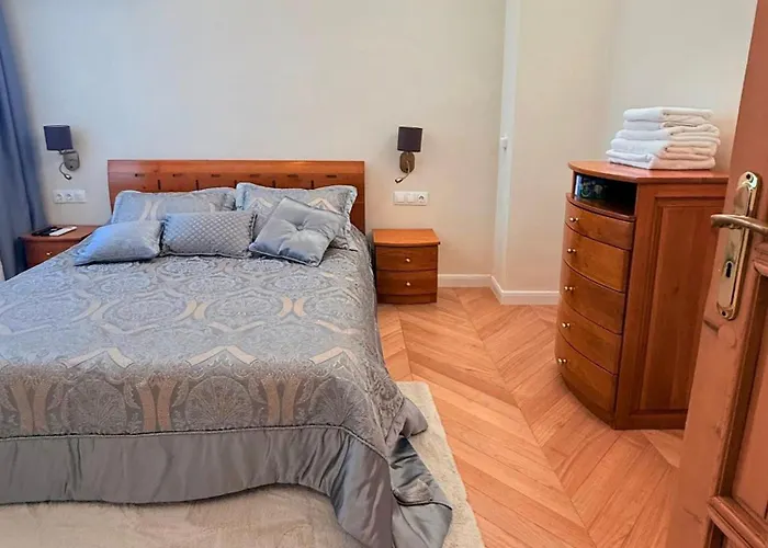 Victoria- две спални делукс до морската градина и центъра *